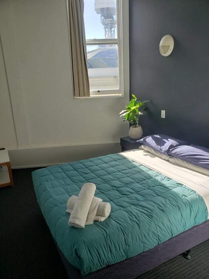 Hostel Nomads Capital Backpackers - Wellington (Adults Only) Exterior foto A room at the hotel