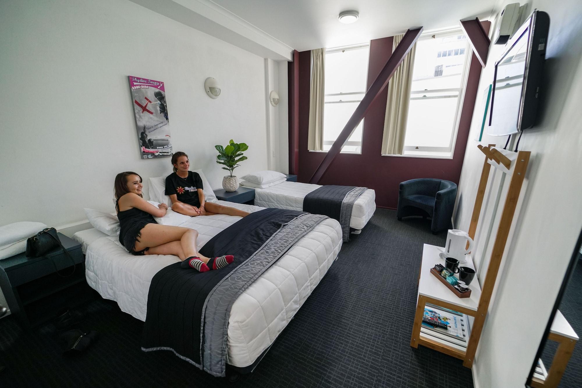 Hostel Nomads Capital Backpackers - Wellington (Adults Only) Exterior foto A typical room at the hotel