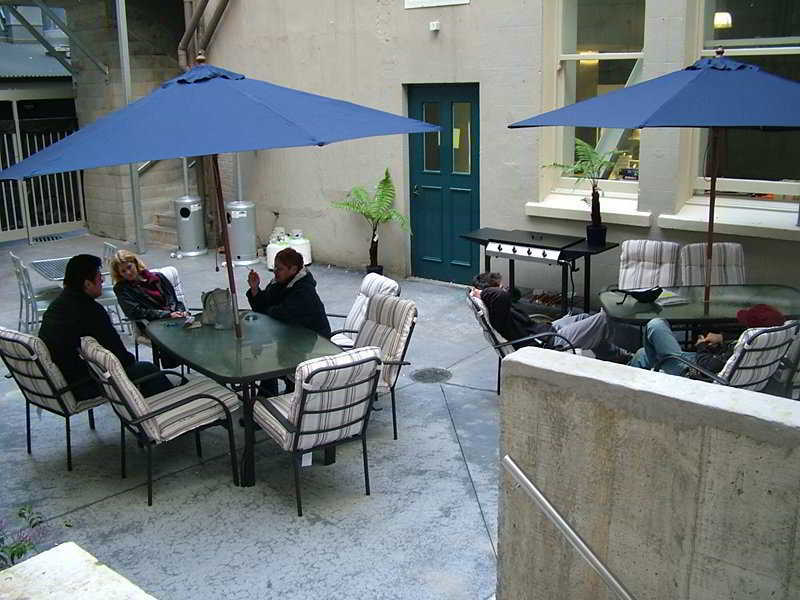 Hostel Nomads Capital Backpackers - Wellington (Adults Only) Exterior foto The courtyard at the Center for Urban Education Leadership