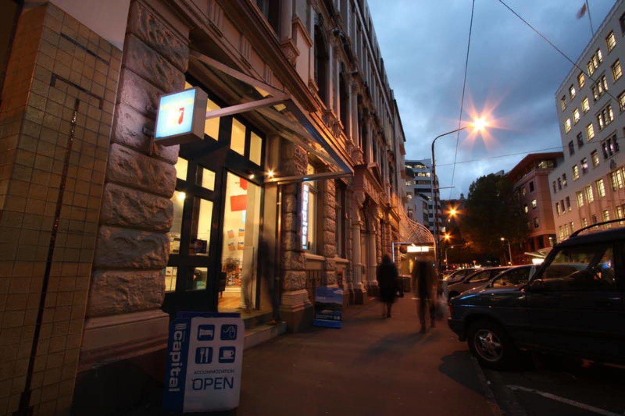 Hostel Nomads Capital Backpackers - Wellington (Adults Only) Exterior foto The 502 Gallery