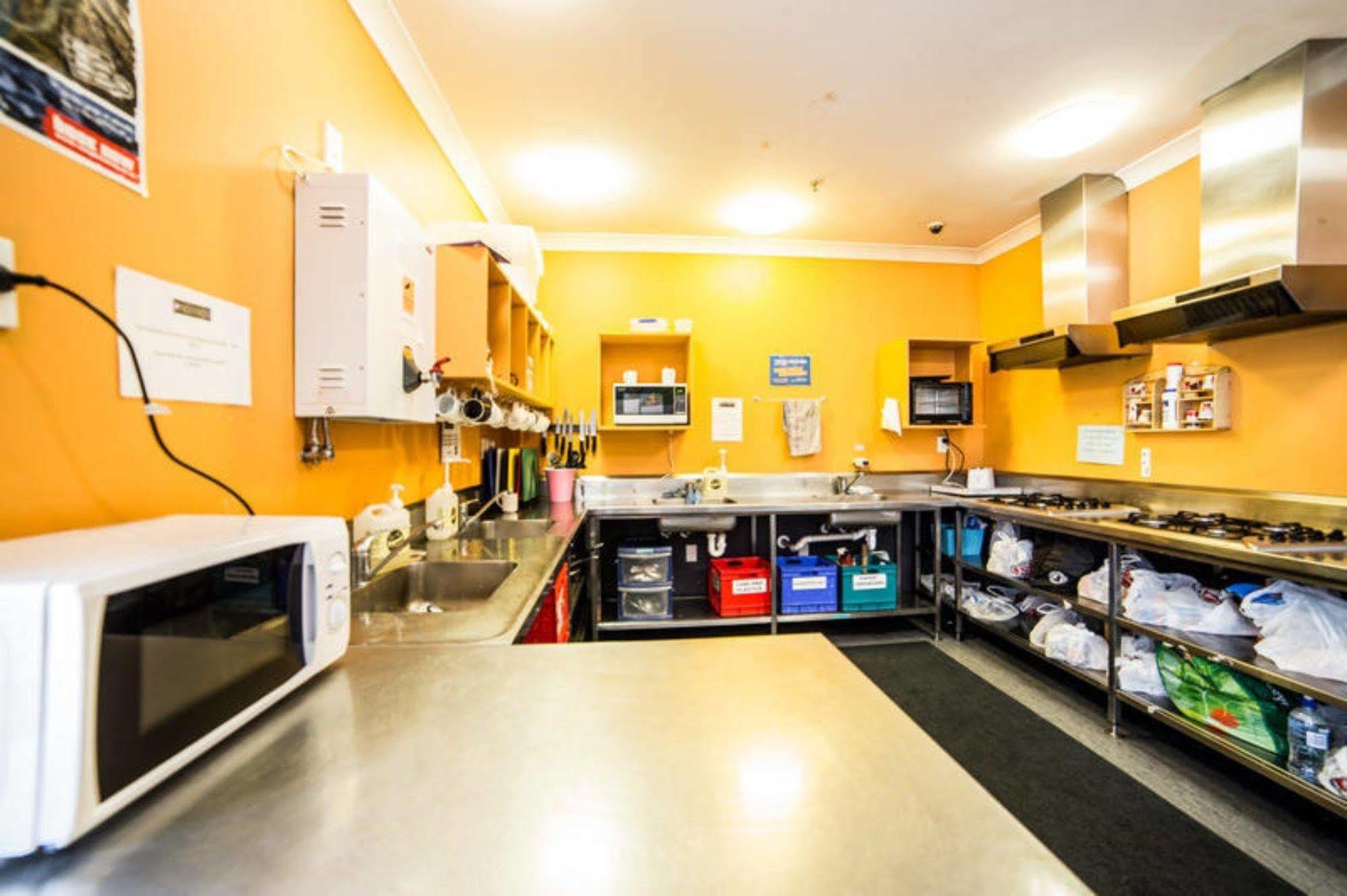 Hostel Nomads Capital Backpackers - Wellington (Adults Only) Exterior foto The kitchen at the hostel