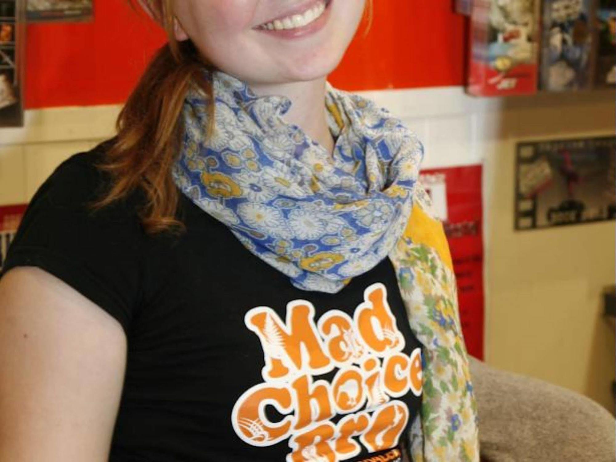 Hostel Nomads Capital Backpackers - Wellington (Adults Only) Exterior foto A woman wearing a neck warmer