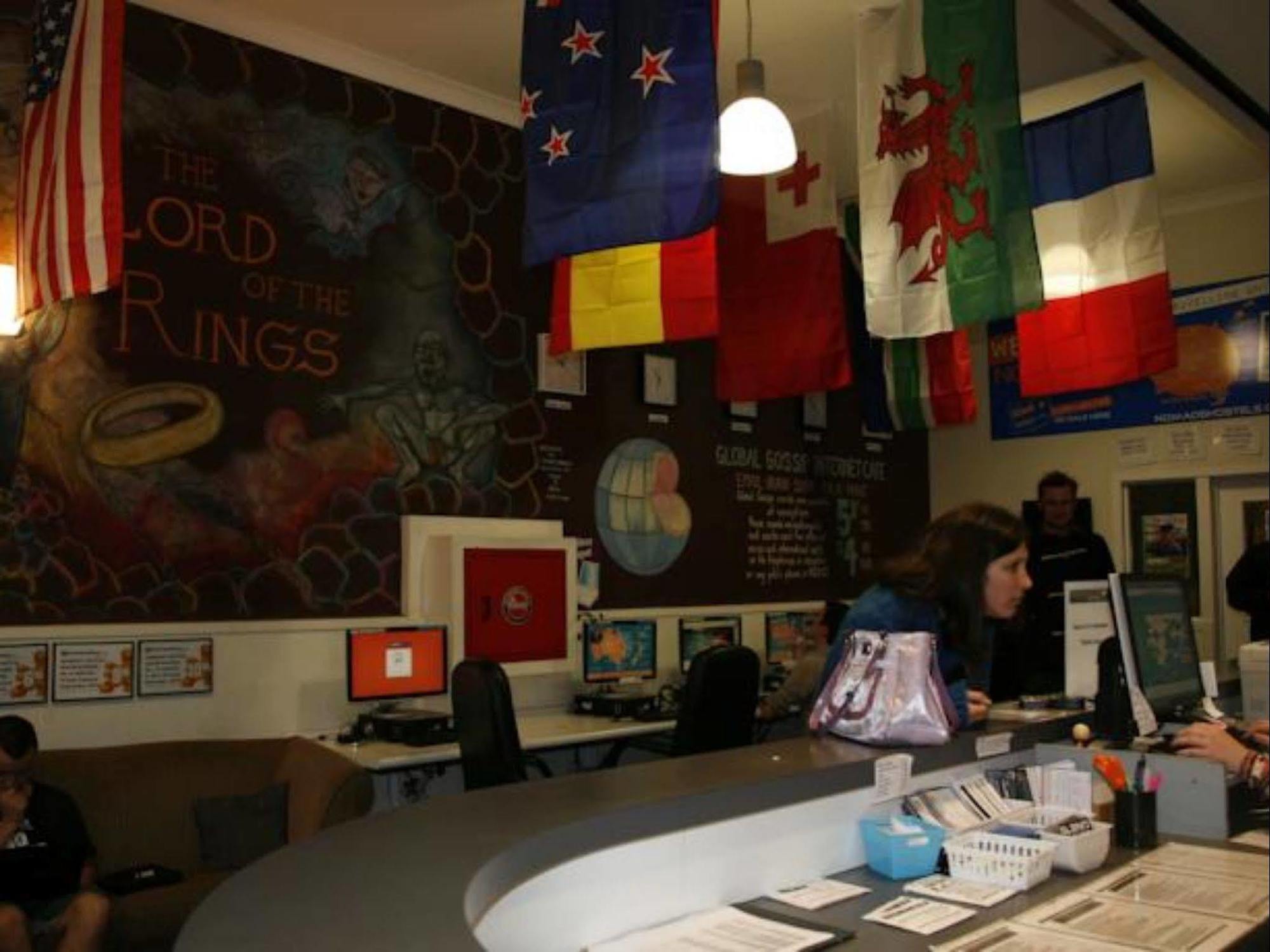 Hostel Nomads Capital Backpackers - Wellington (Adults Only) Exterior foto The reception area of the Tolkien Reading Society at the University of Oxford