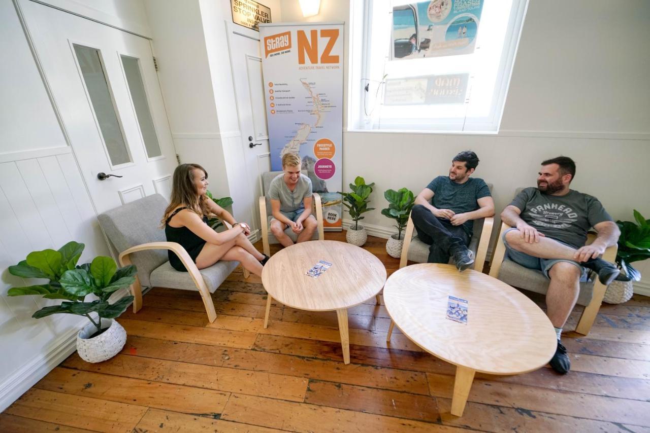 Hostel Nomads Capital Backpackers - Wellington (Adults Only) Exterior foto The lounge at the New Zealand International Film School