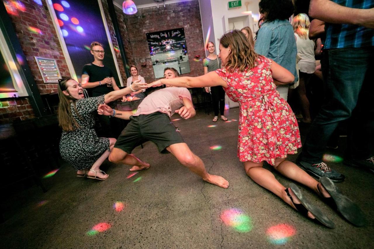 Hostel Nomads Capital Backpackers - Wellington (Adults Only) Exterior foto The dancefloor at the 2016 Melbourne International Film Festival